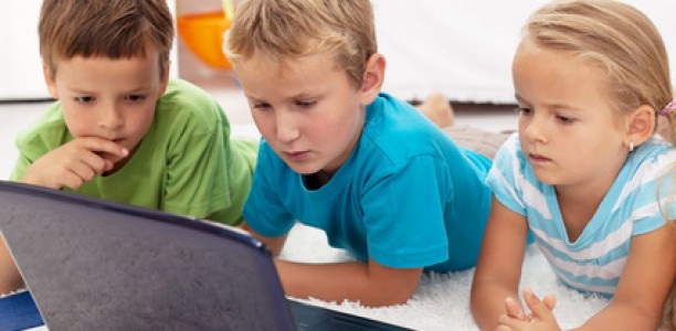 Internetbekanntschaften bei Kindern – worauf Sie achten müssen?